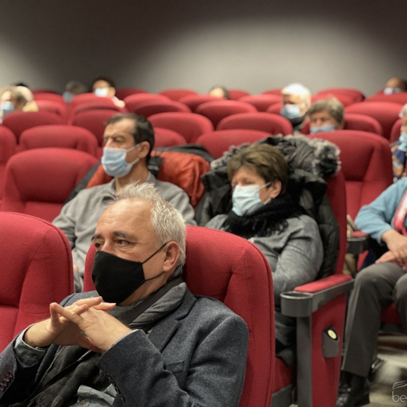 Fellobbant a szeretet lángja 18